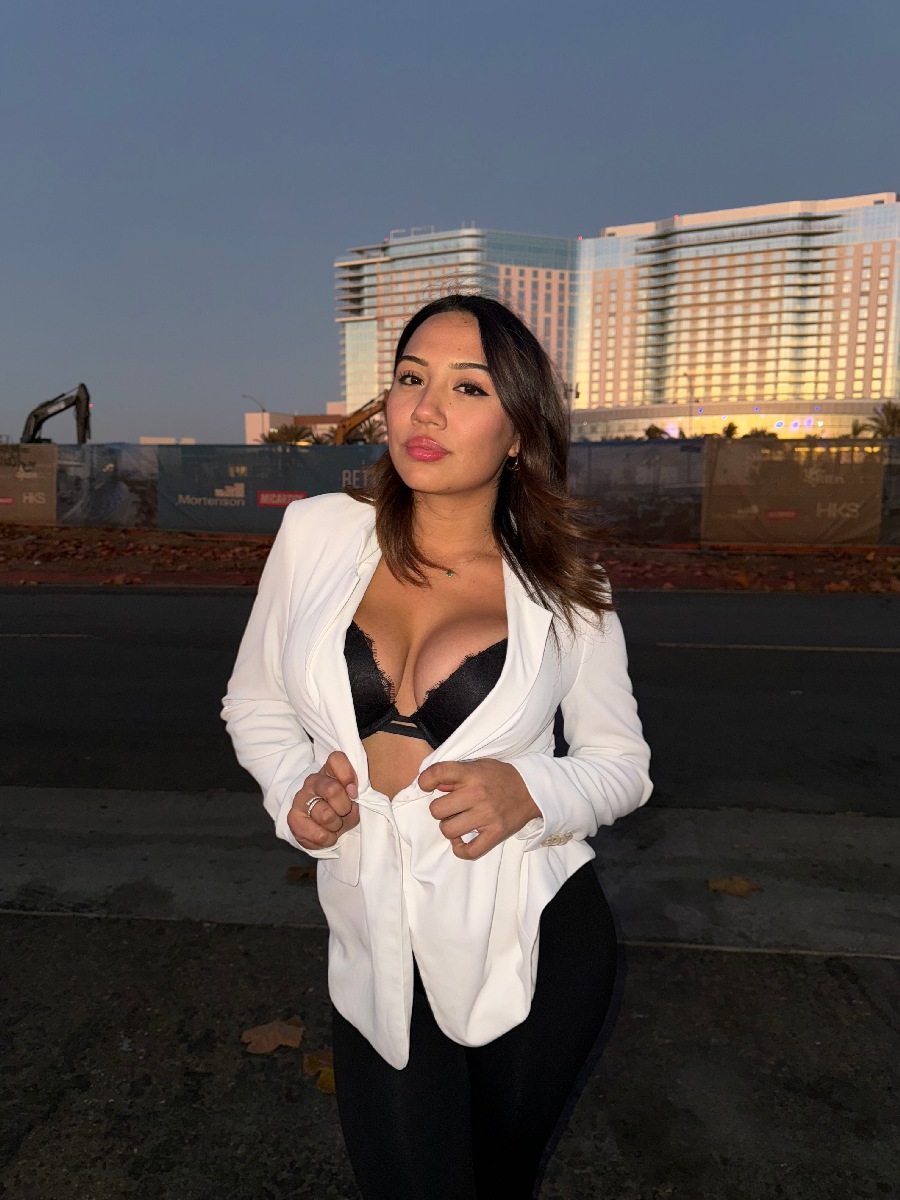 Take a pause and enjoy Ali Cruz — streaming from Hamheung