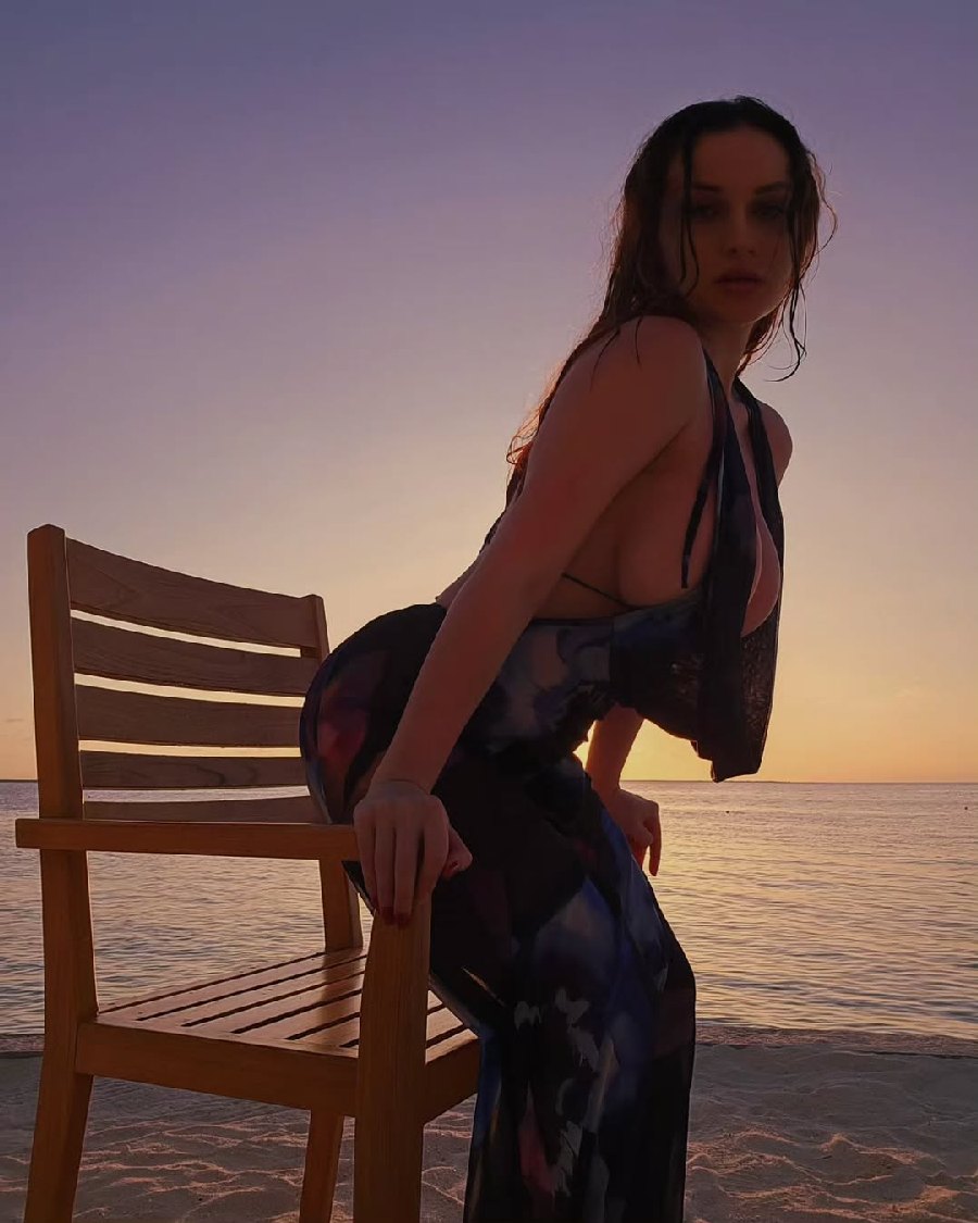 Sexy girl Miranda Faith nude in Hamheung