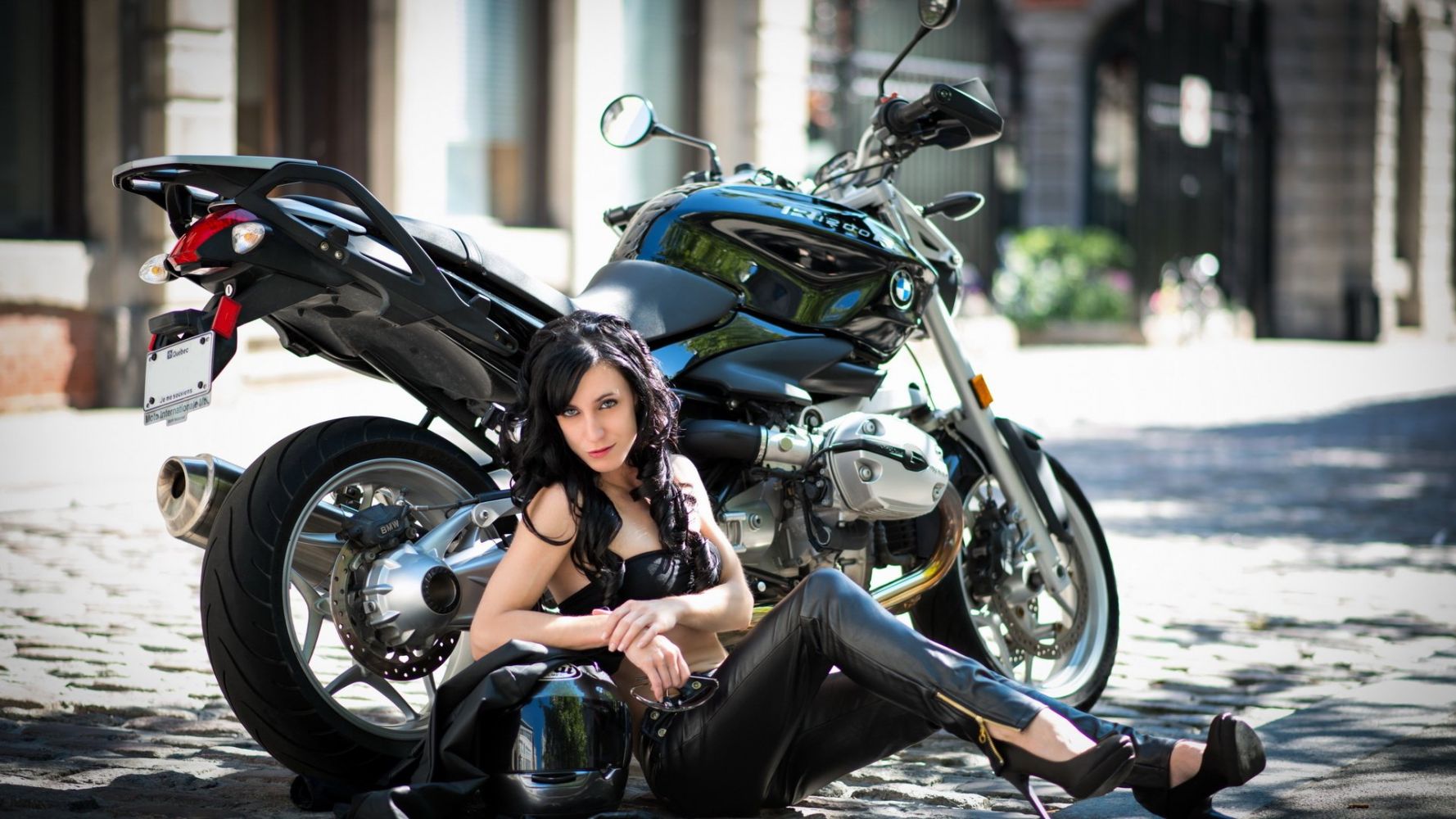 European women on bikes in Hamheung