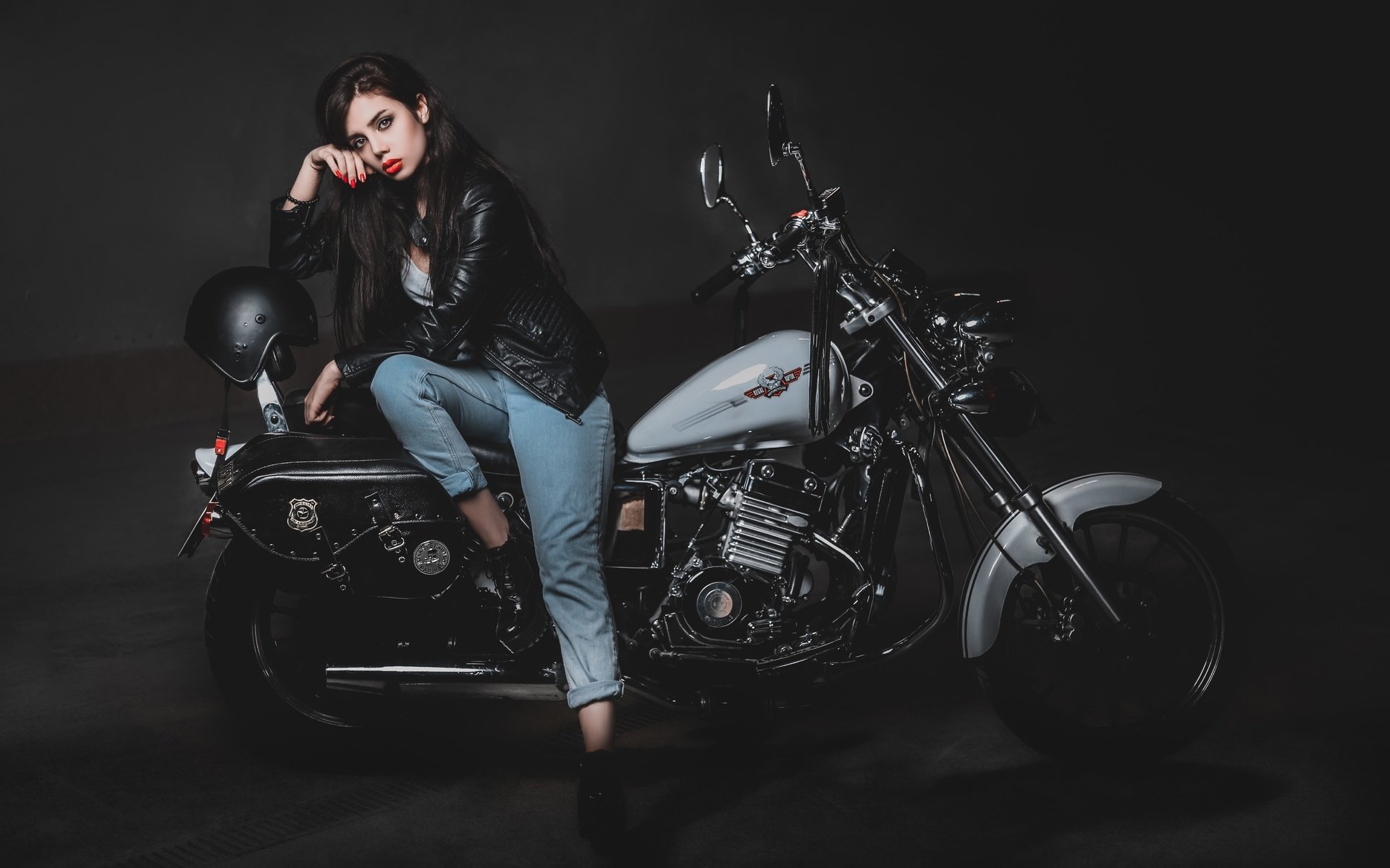 Biker girls: style and drive in Hamheung