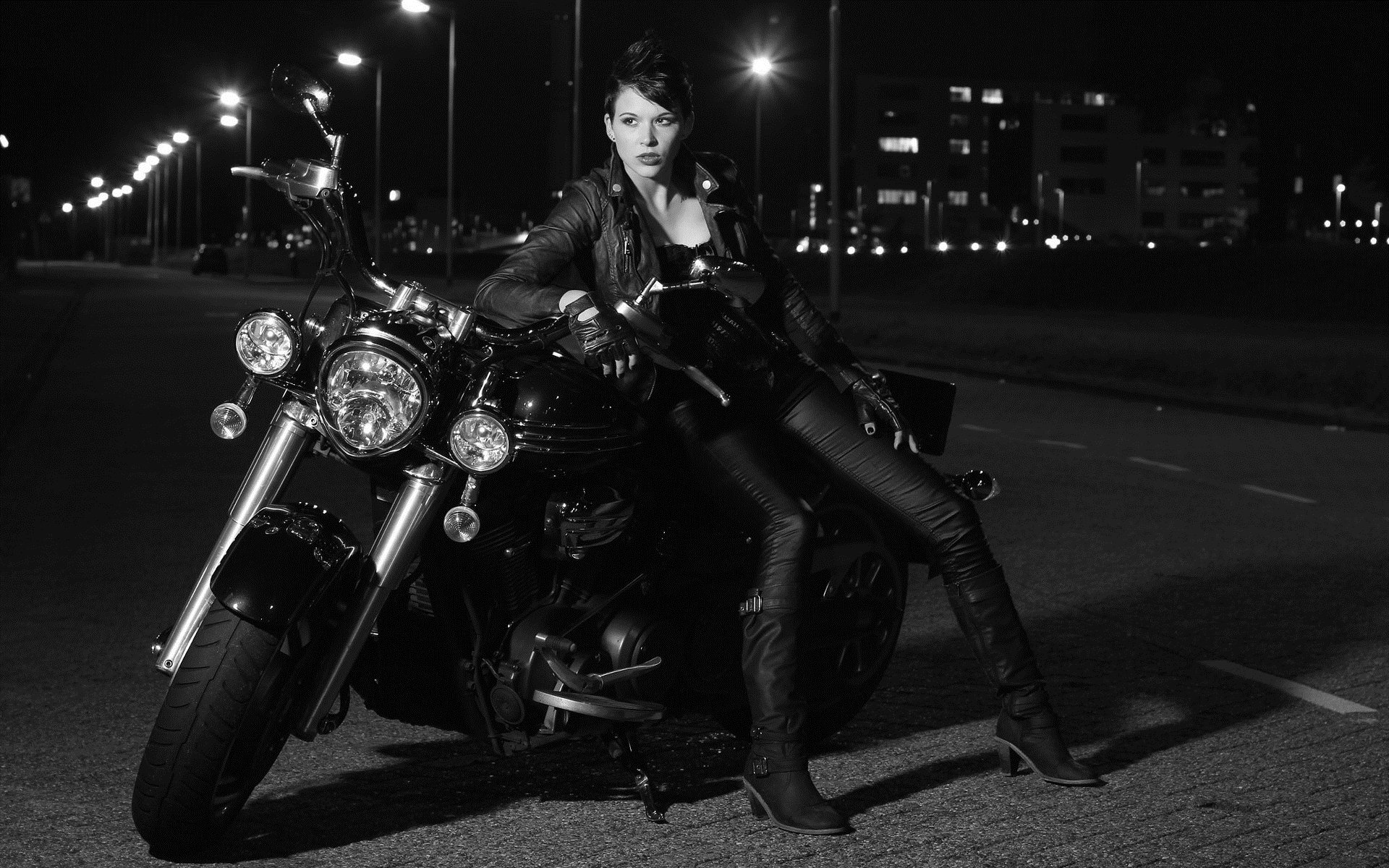 Photo Beautiful girls and motorcycles in Hamheung