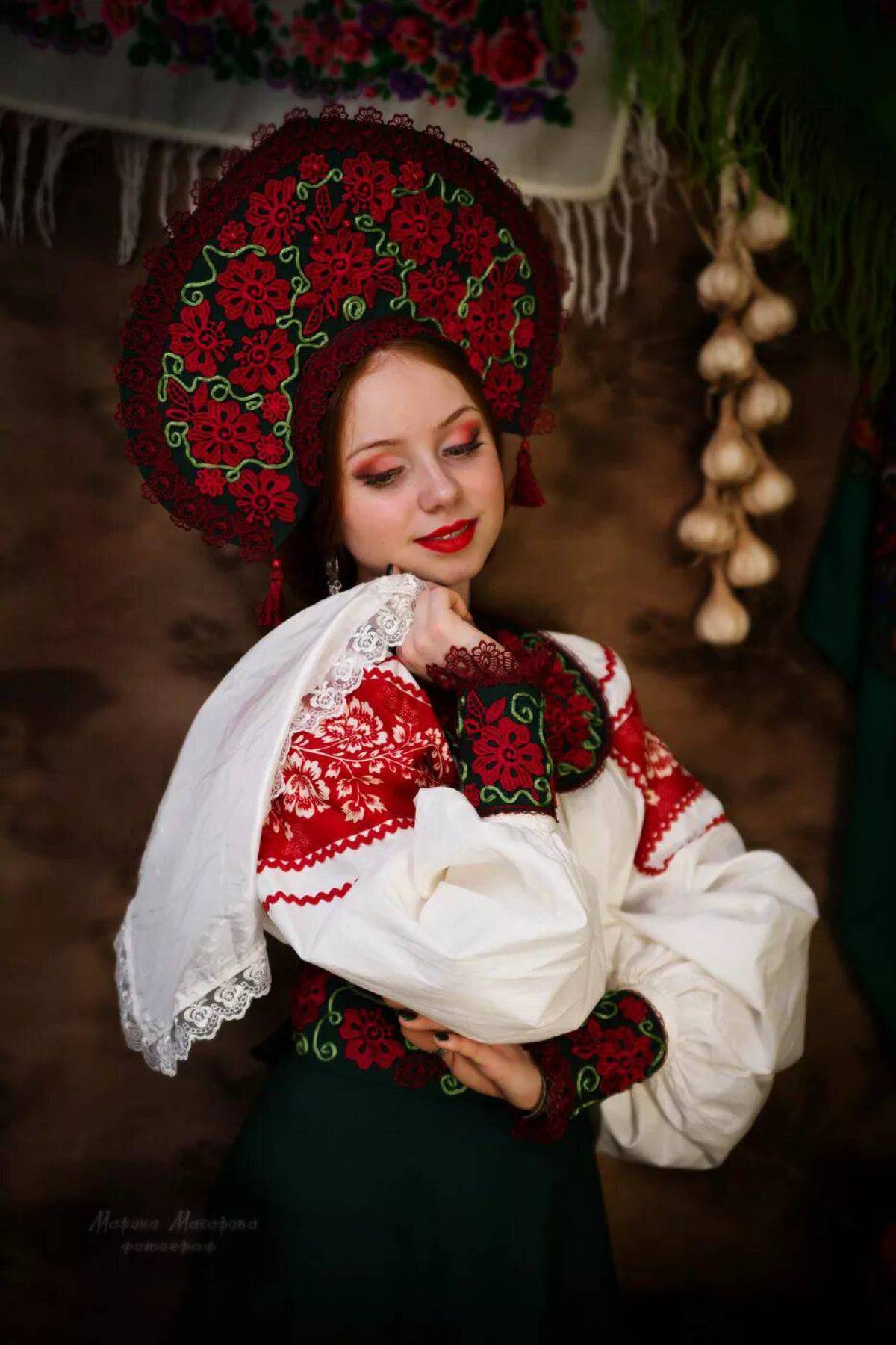Women in Slavic costumes underwear in Hamheung