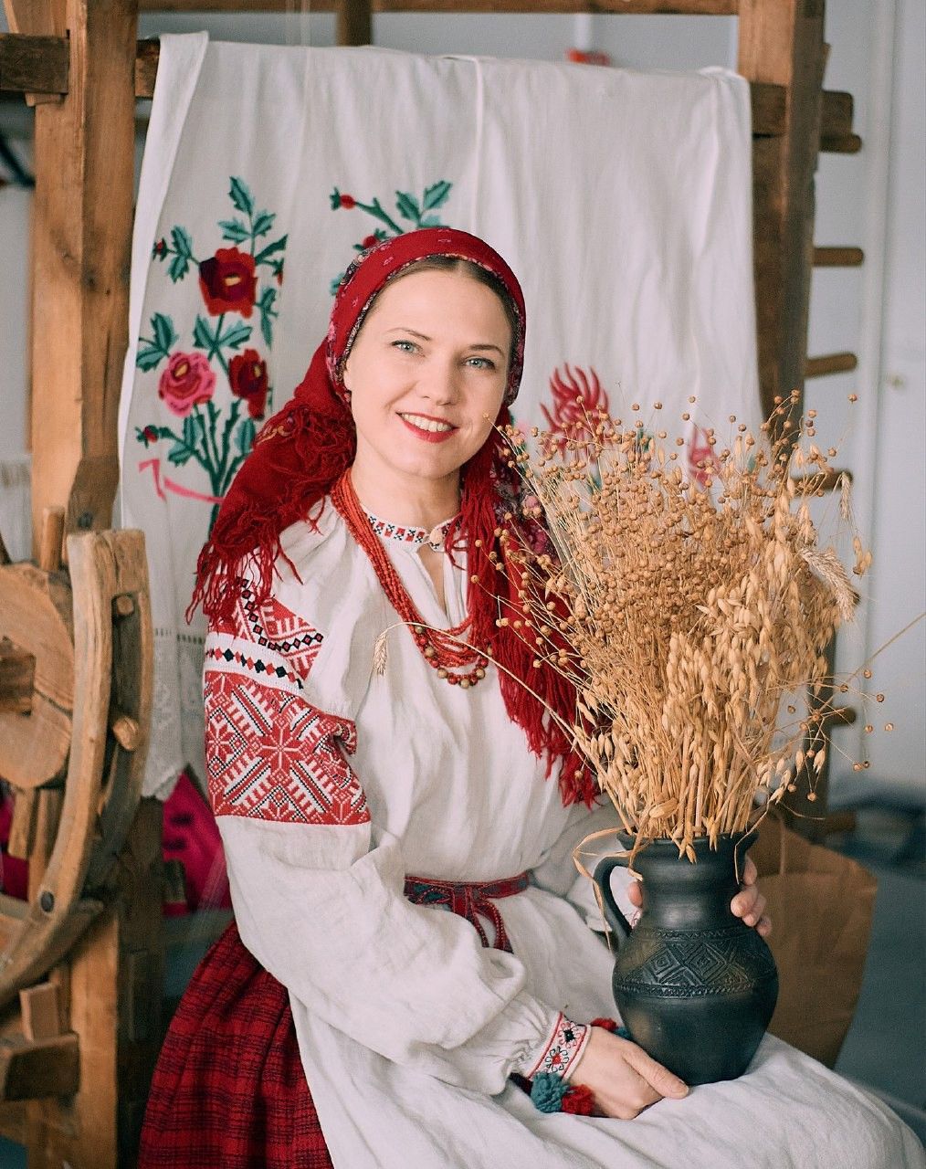 Women in Slavic costumes in Hamheung