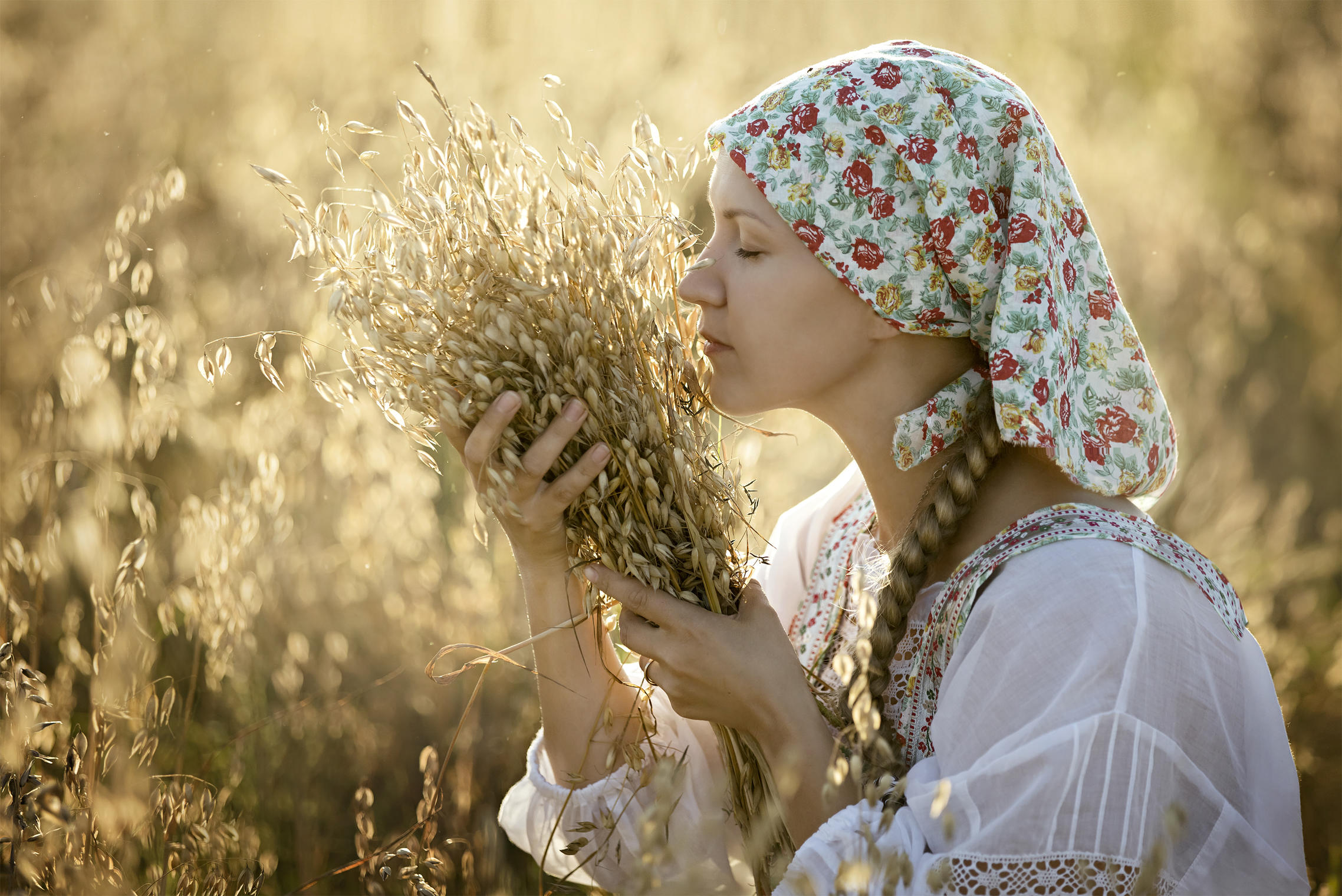 Photo Women in Slavic costumes in Hamheung