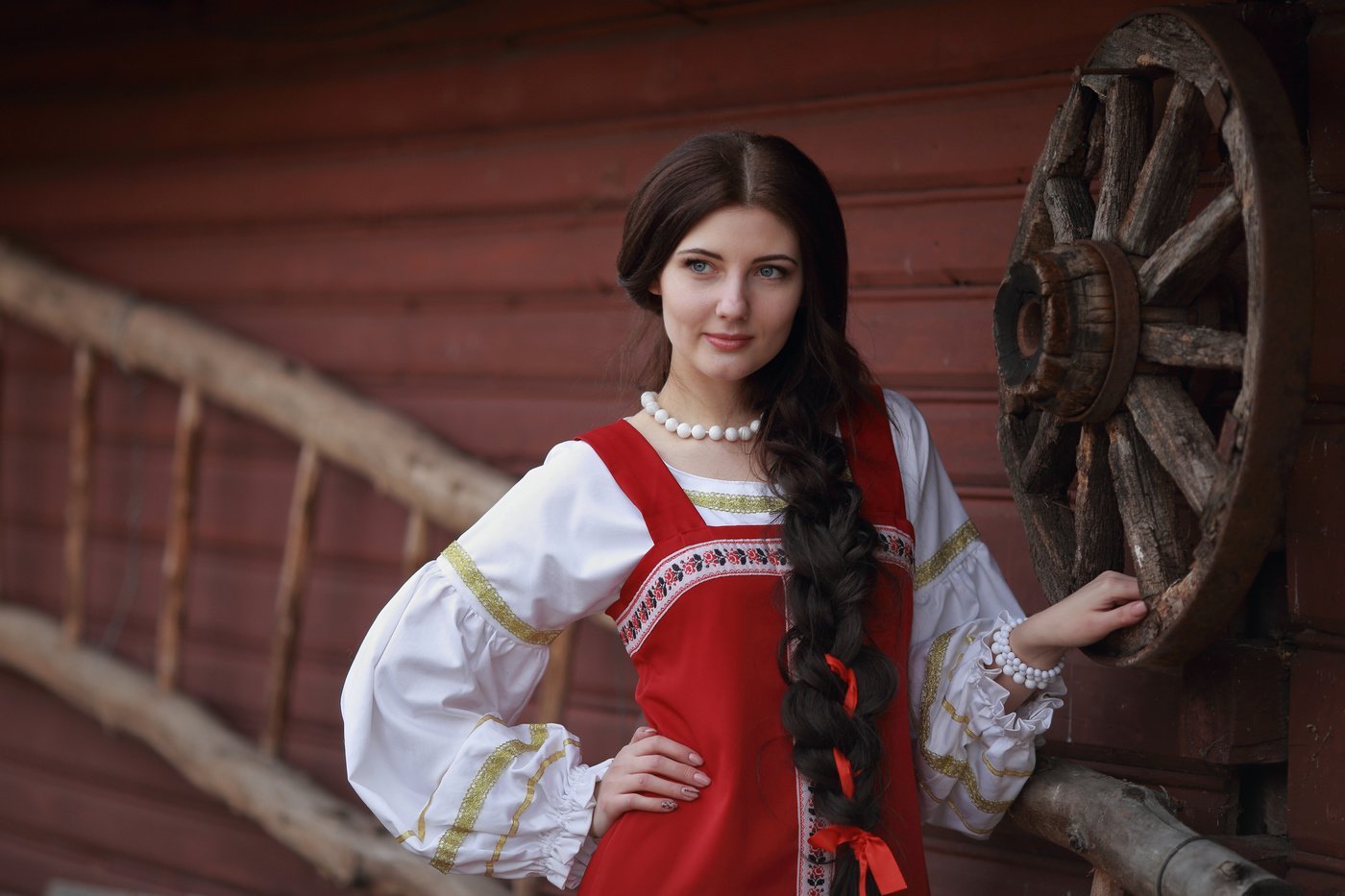 Girls in Slavic costumes in Hamheung