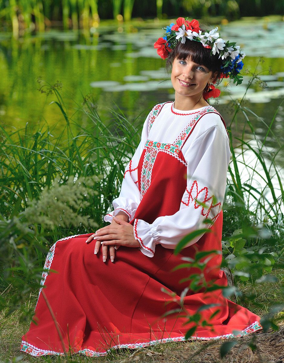 Beautiful girl Girls in Slavic costumes in Hamheung