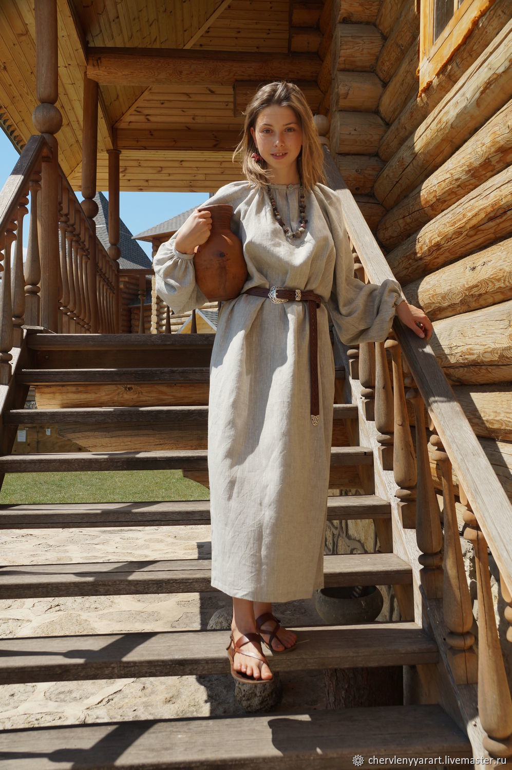 Girls in Slavic costumes in Hamheung