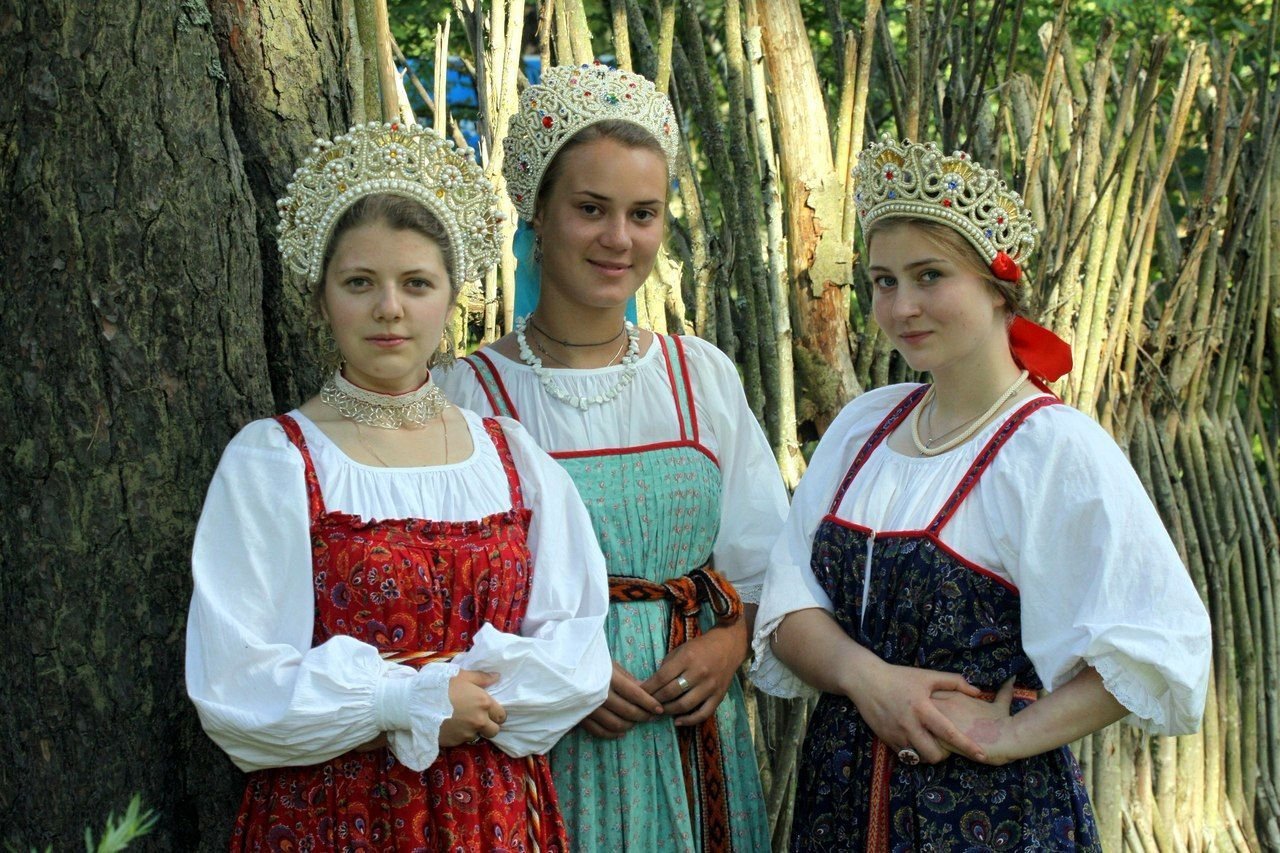 Sexy model Girls in Slavic costumes in Hamheung